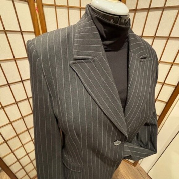 Two Piece Suit - Picture 3 of 10